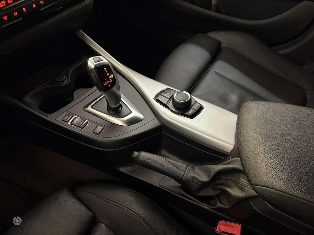 BMW 120, 2.0 l., hatchback