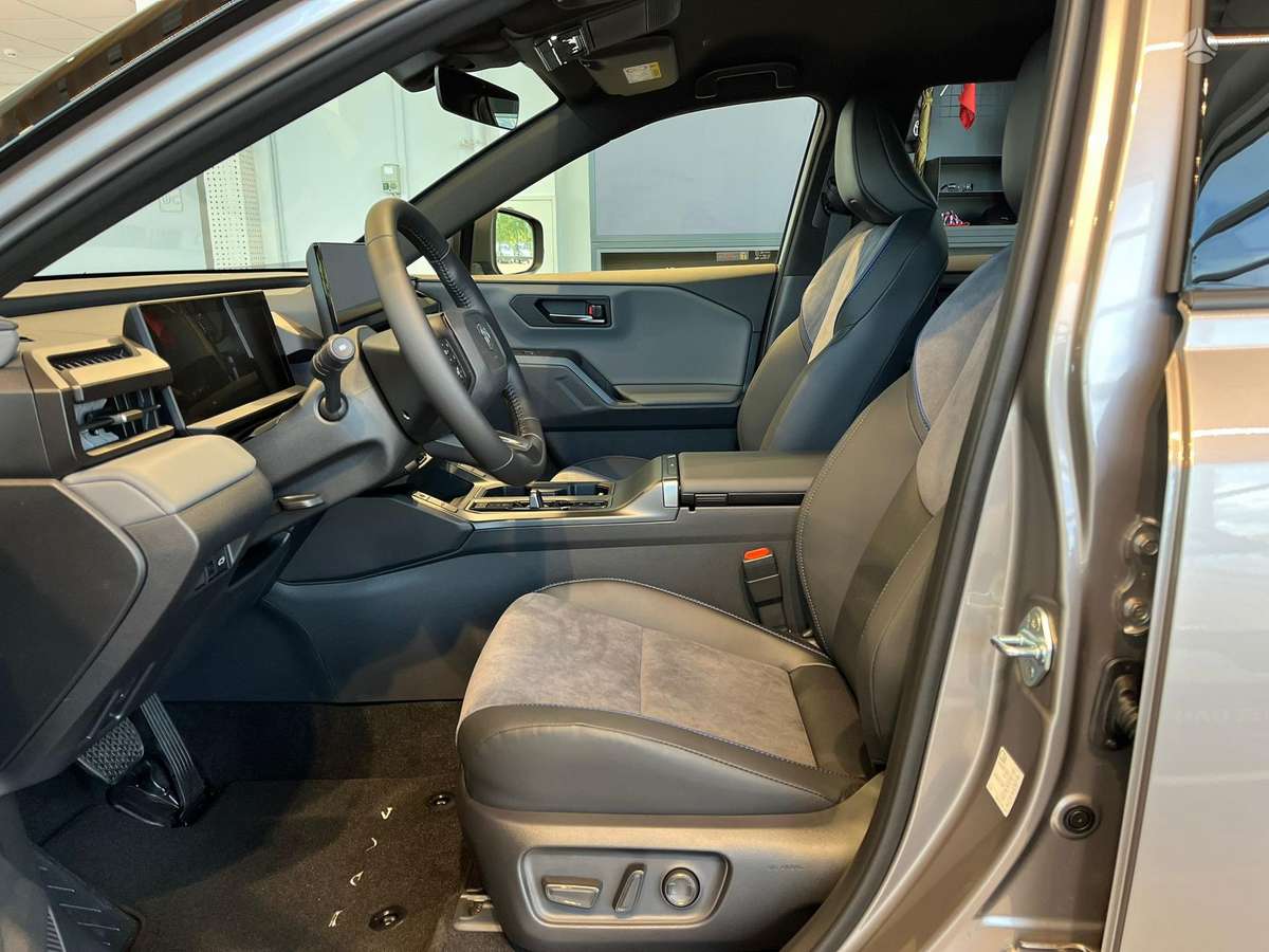 Toyota RAV4 - 9
