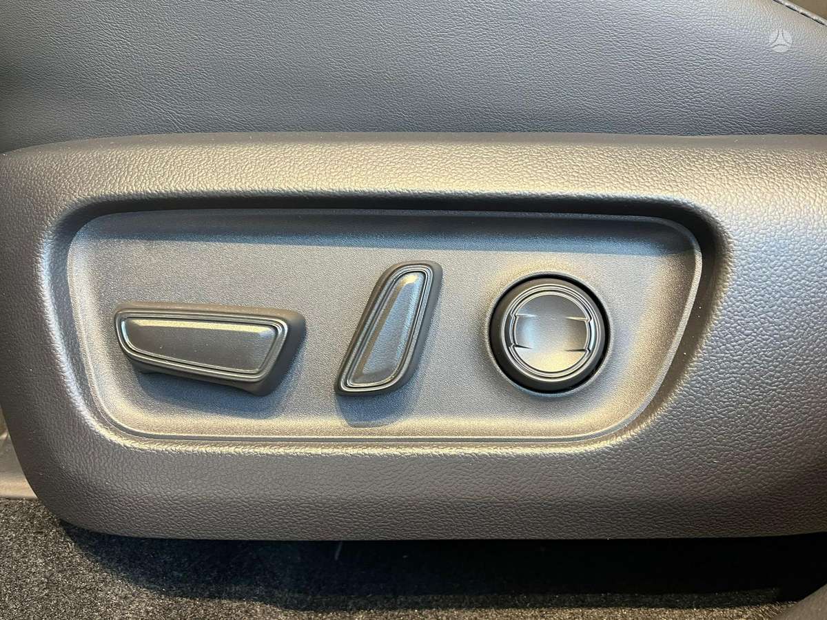 Toyota RAV4 - 10