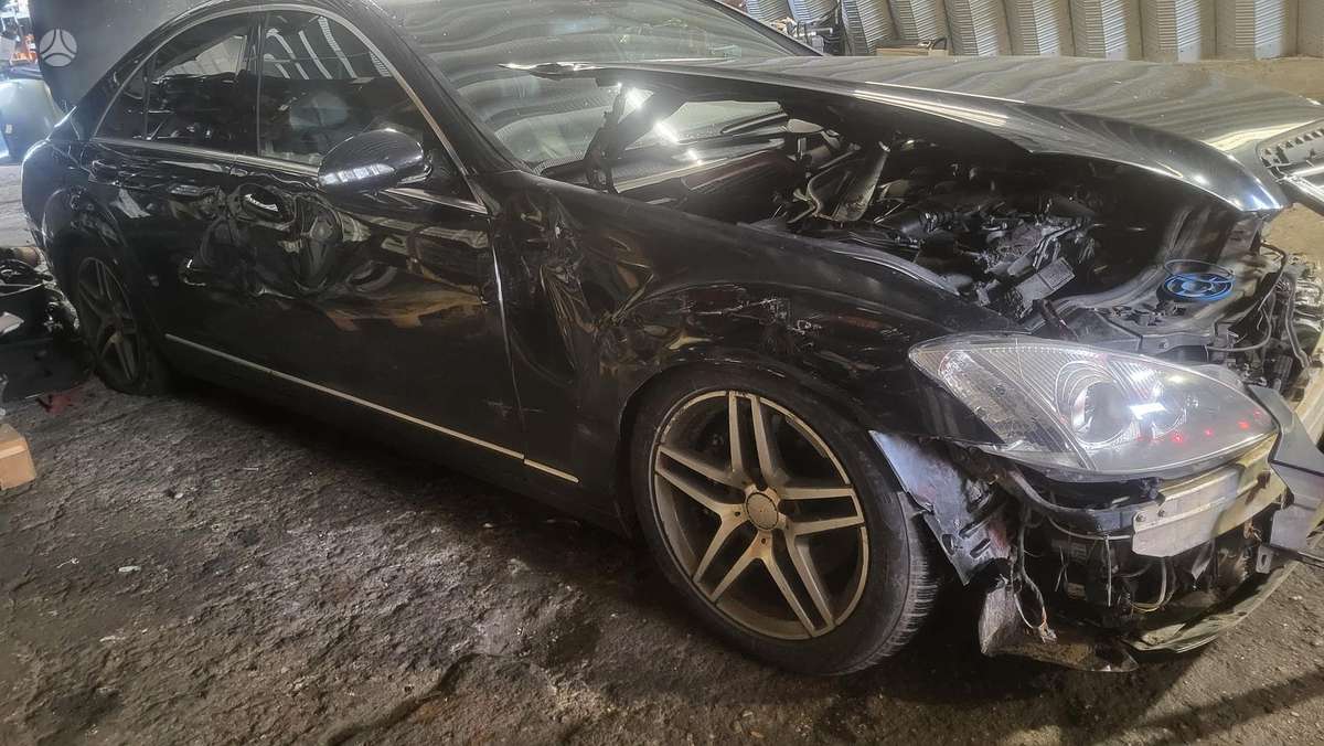 Mercedes-Benz S320