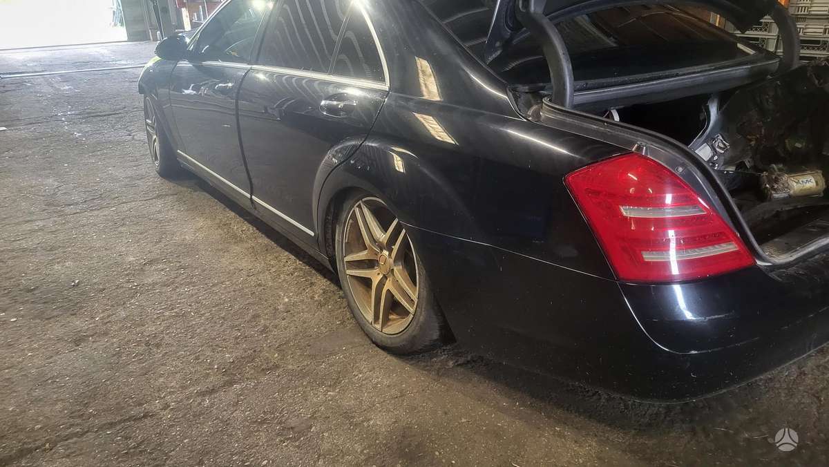 Mercedes-Benz S320