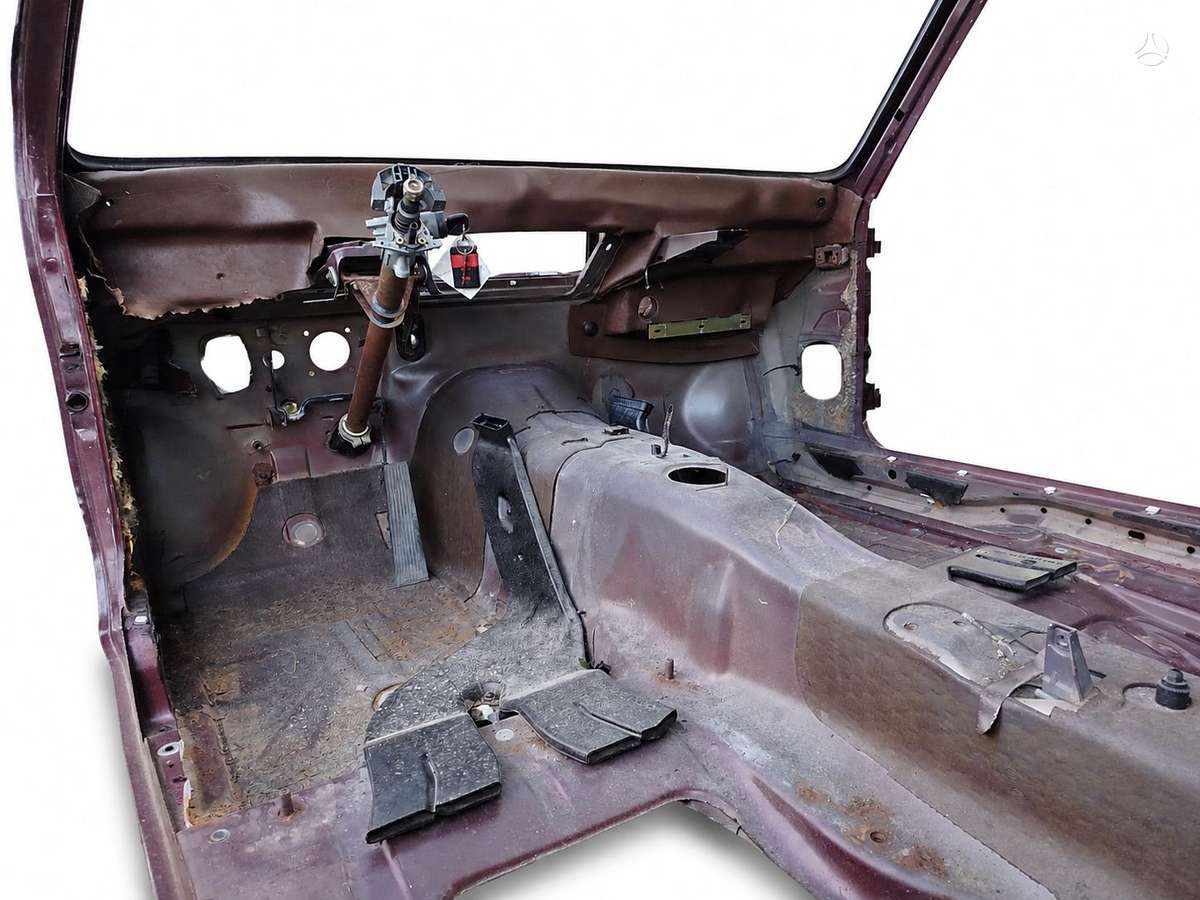 BMW 323 Kebulas su dokumentais