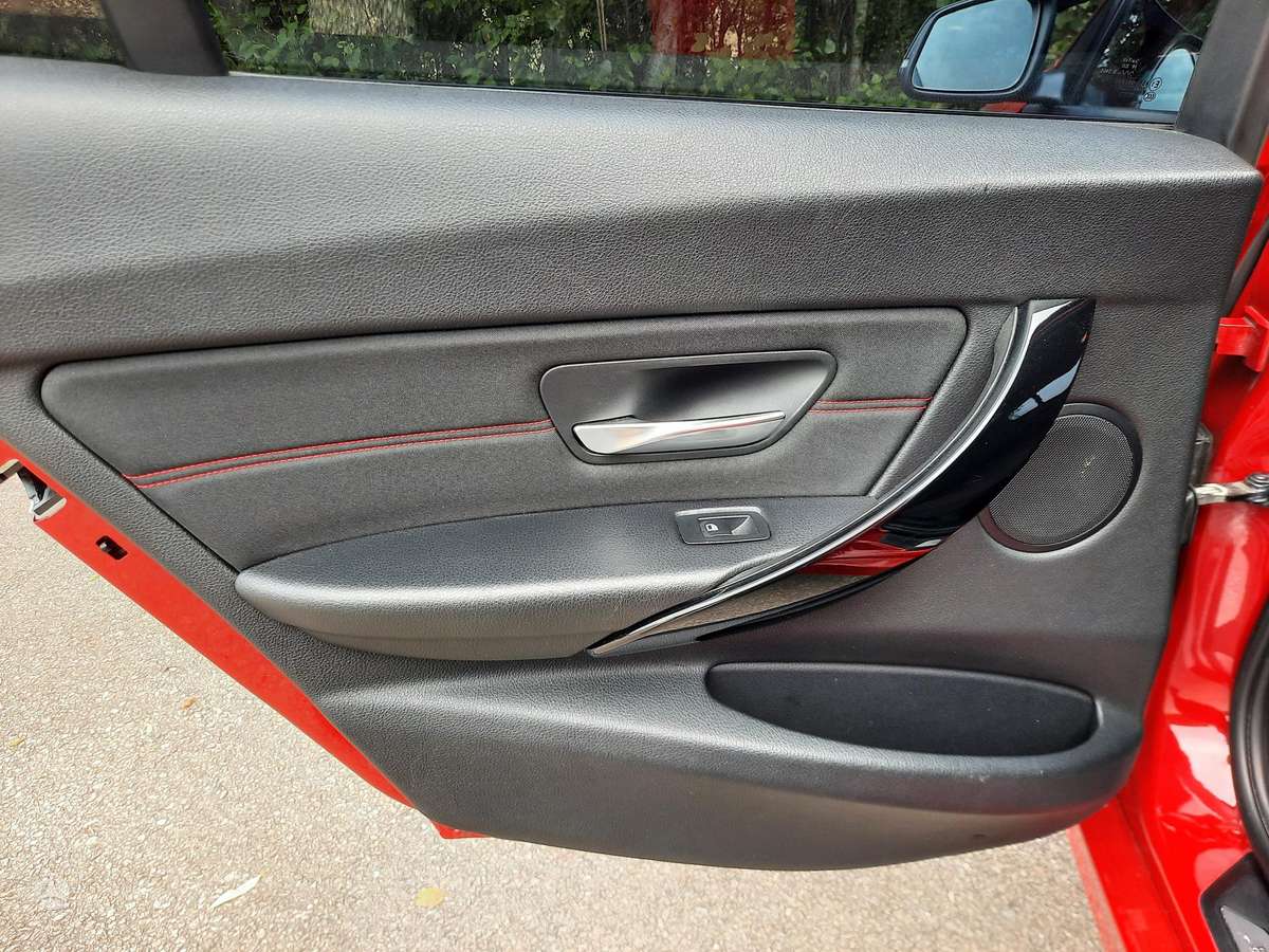BMW 320, 2.0 l., Седан