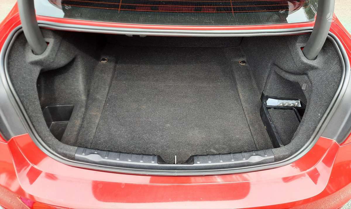 BMW 320, 2.0 l., Седан