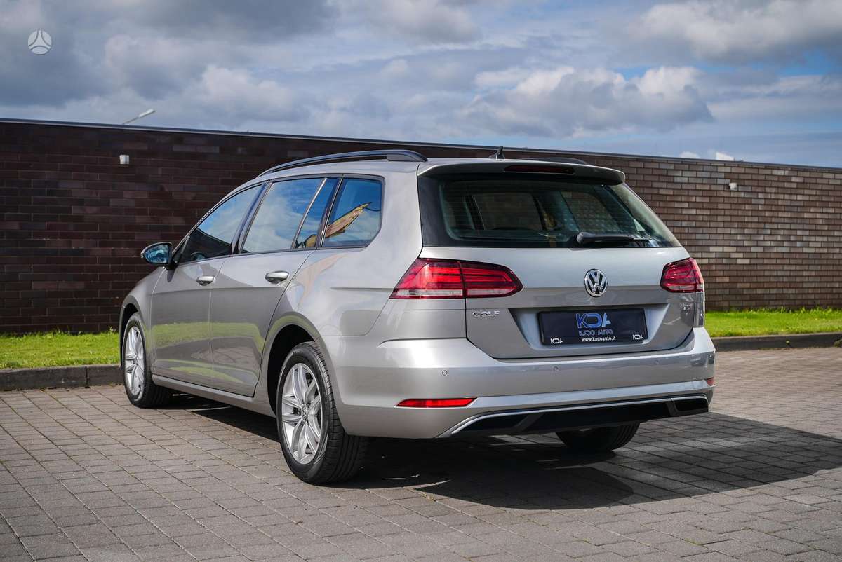 Volkswagen Golf - 5