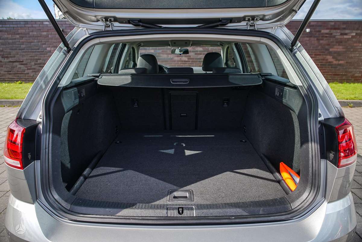 Volkswagen Golf - 9