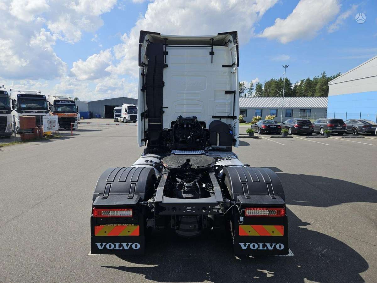 Volvo FH 460, double sleeper