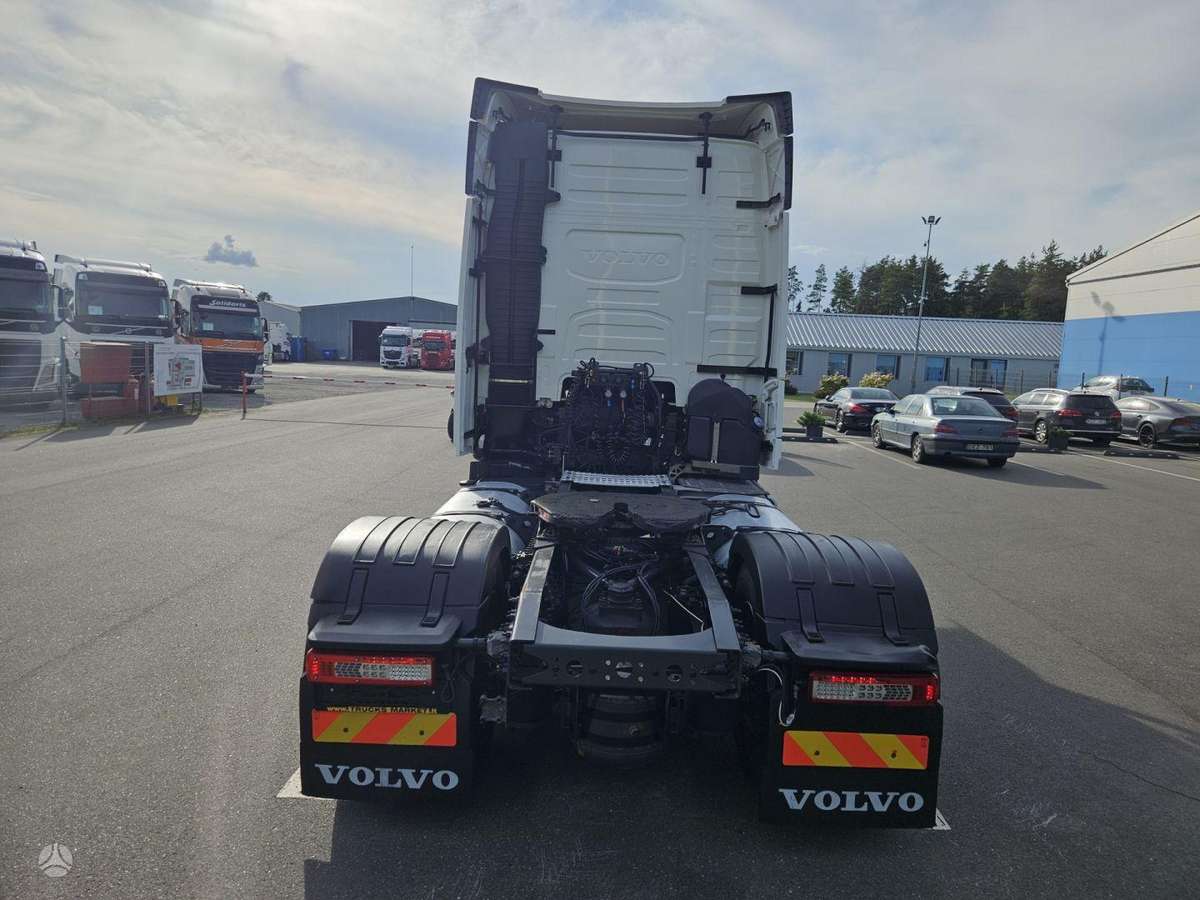 Volvo FH 460, double sleeper