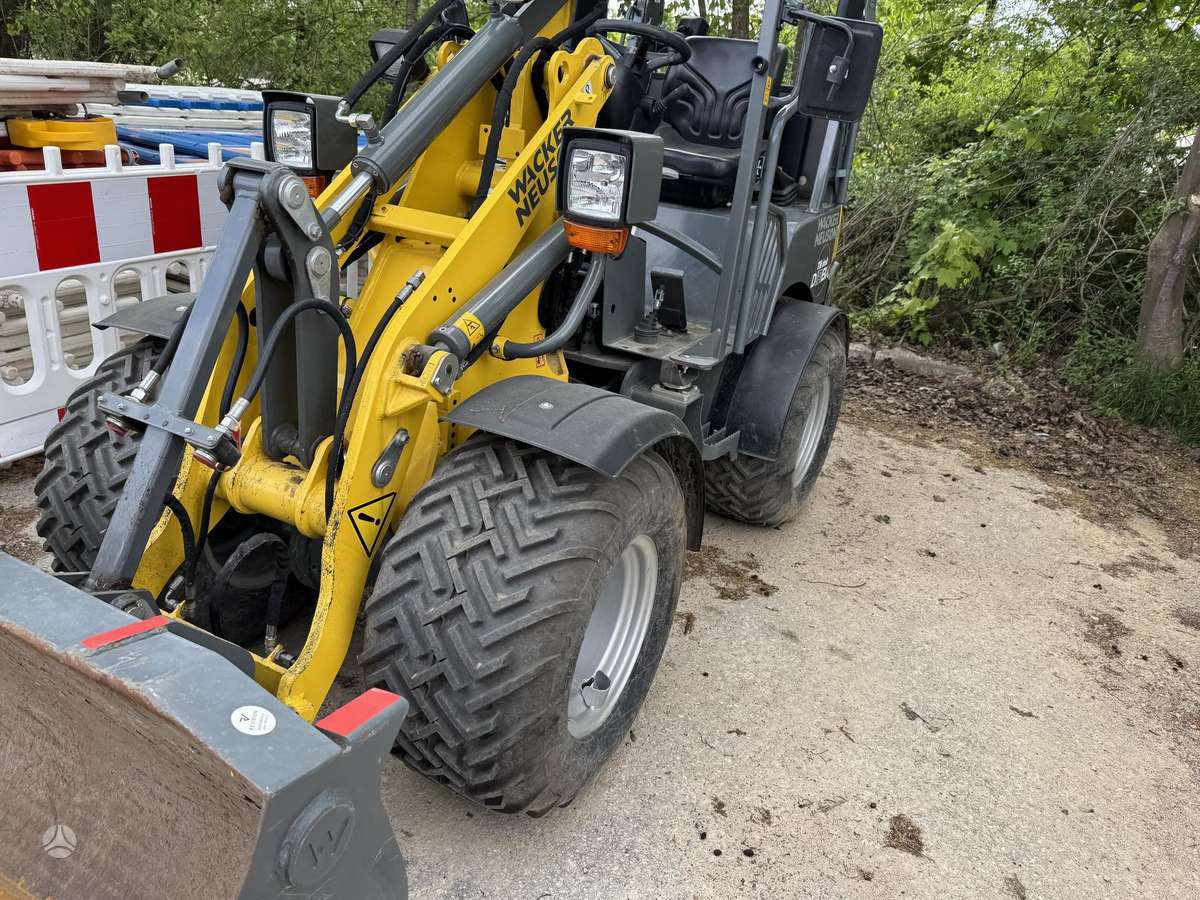 Wacker WL 25 H, frontaliniai krautuvai