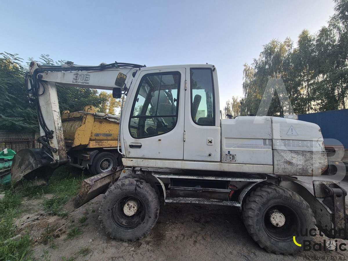 Liebherr A 316 Litronic, excavator