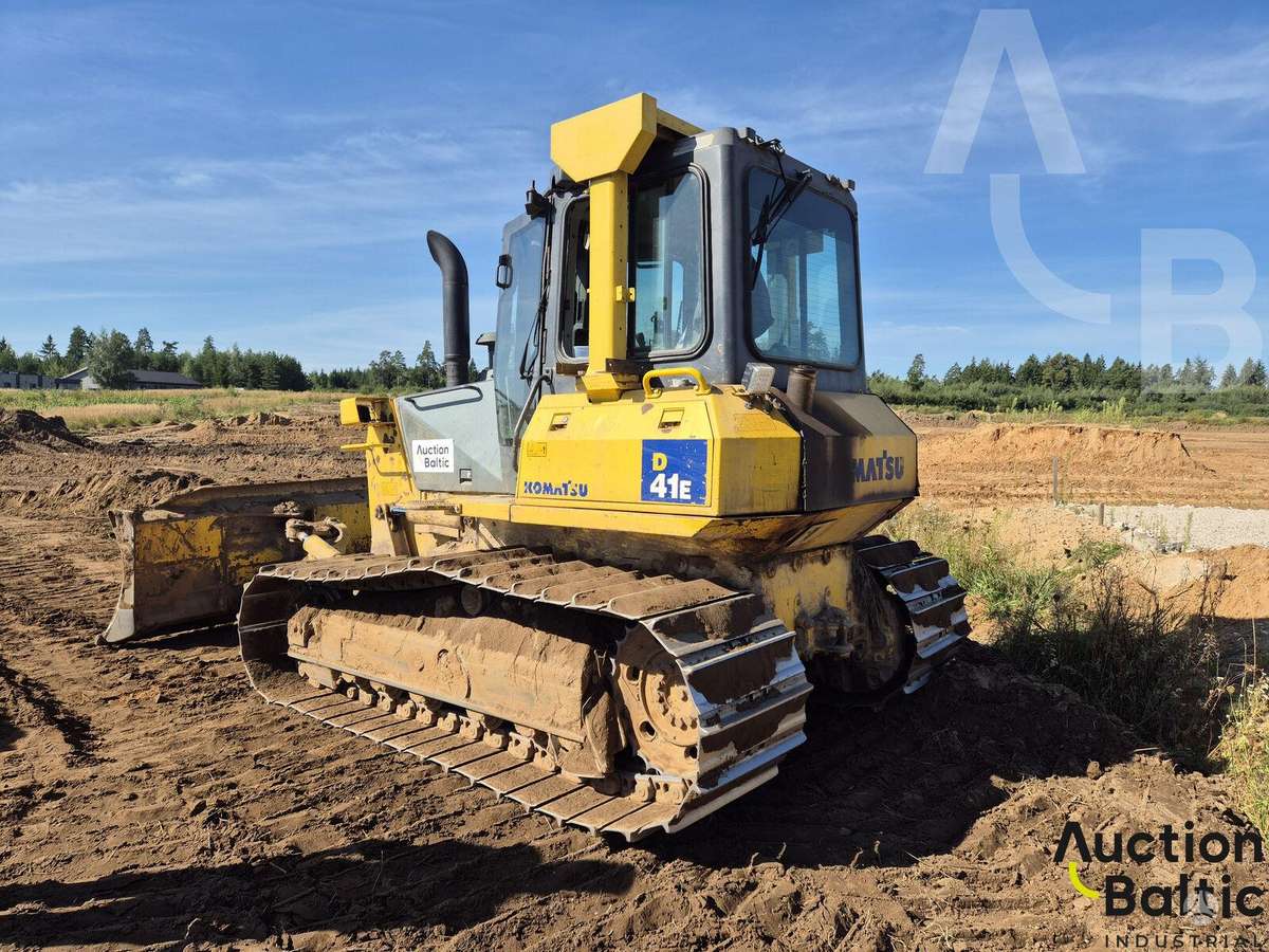 Komatsu D41E-6, бульдозеры
