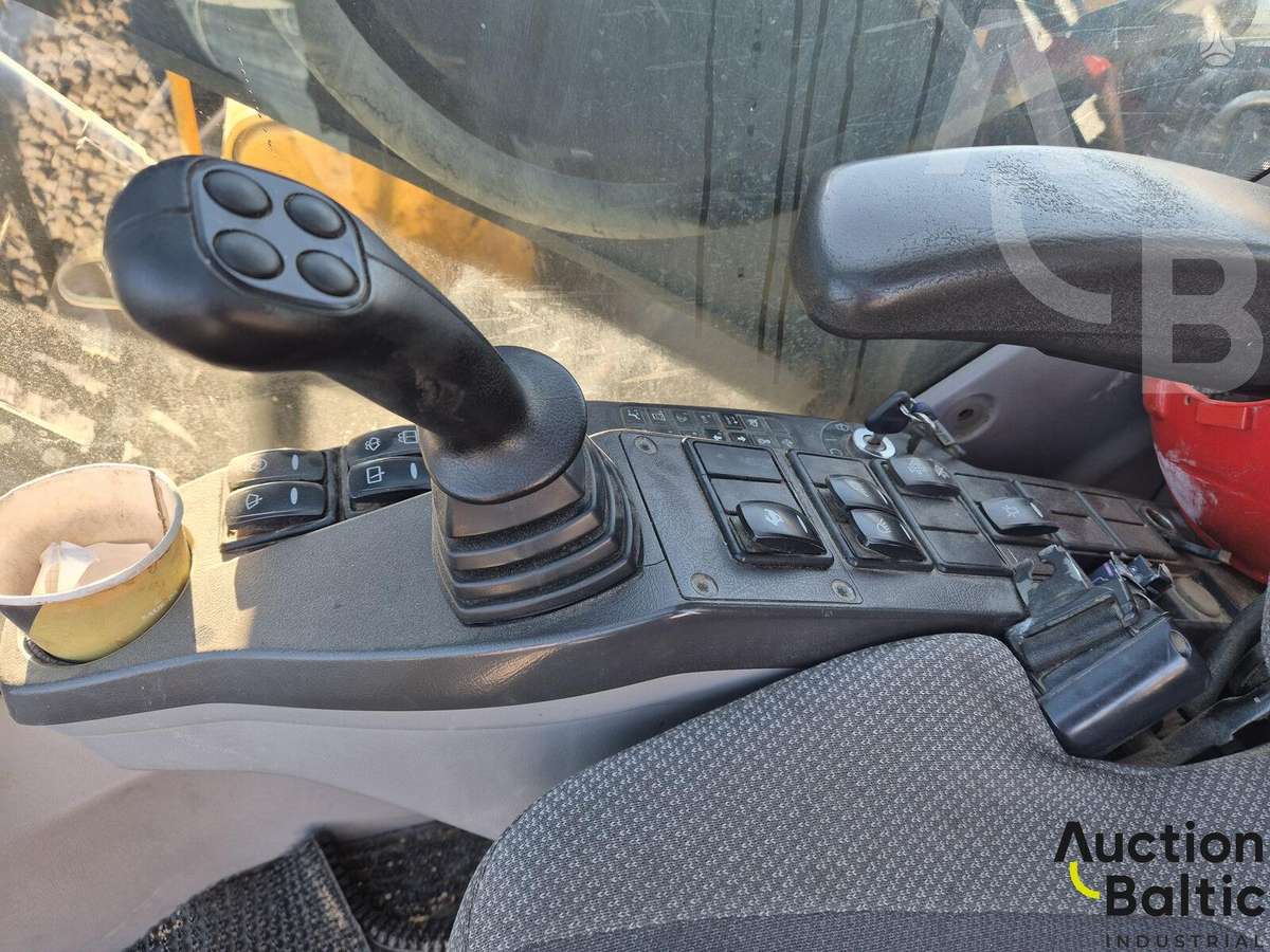 Volvo EC 220 DL, экскаваторы
