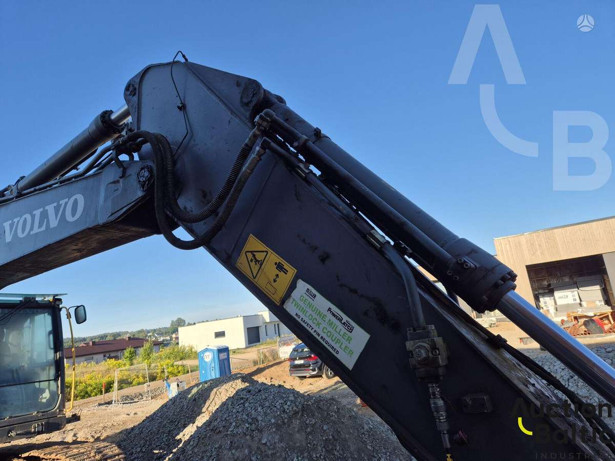 Volvo EC 220 DL, excavator