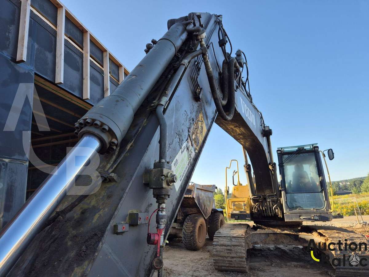 Volvo EC 220 DL, экскаваторы
