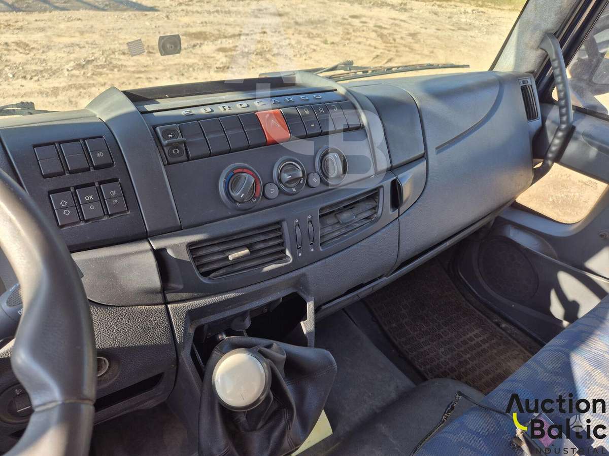 Iveco ML100E22, bortiniai