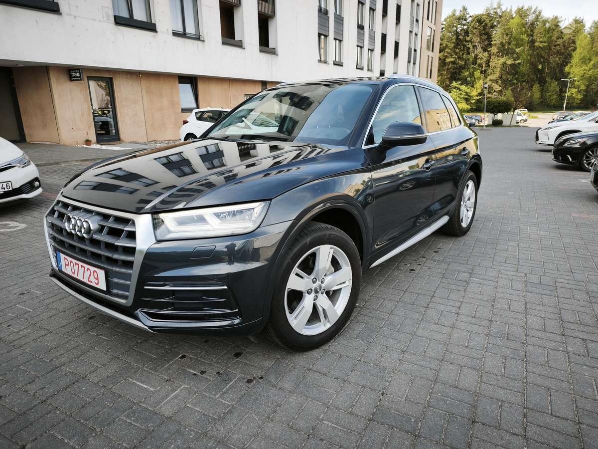 Audi Q5, 2.0 l., off-road / crossover