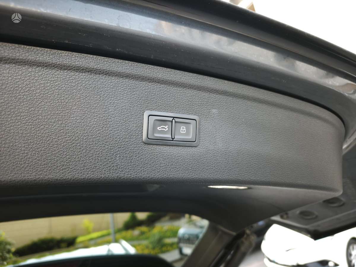 Audi Q5, 2.0 l., off-road / crossover