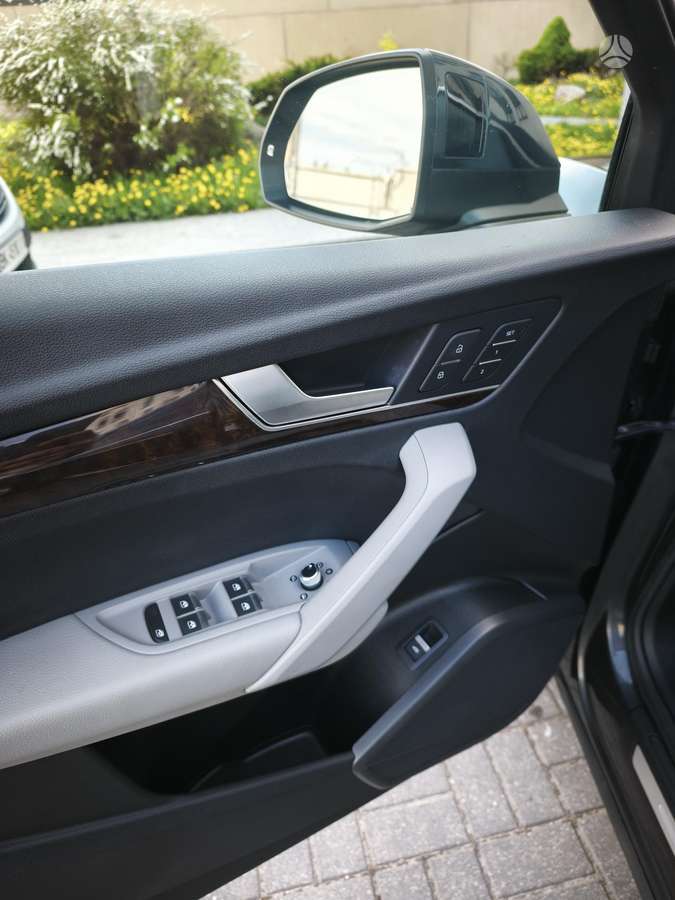 Audi Q5, 2.0 l., off-road / crossover