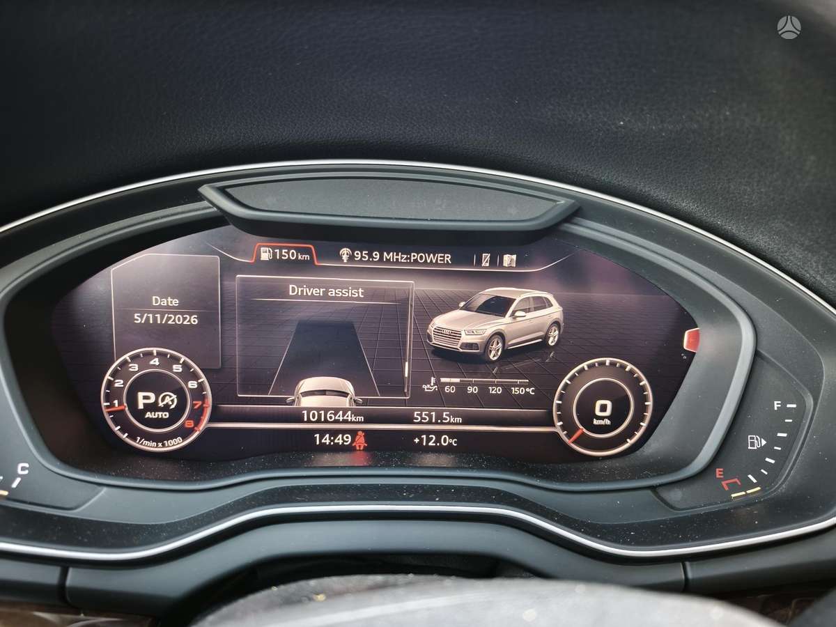 Audi Q5, 2.0 l., off-road / crossover