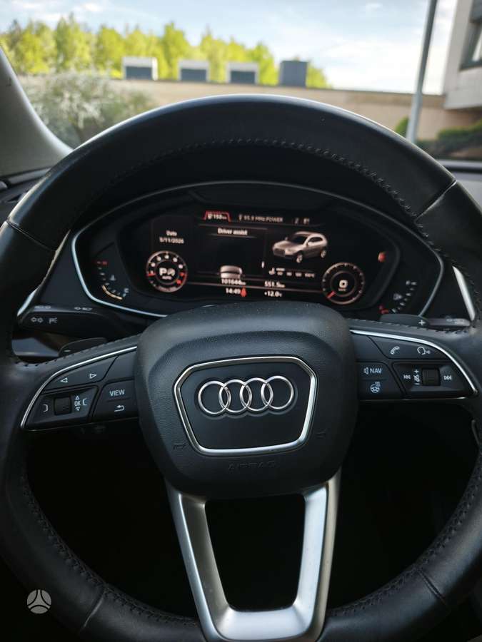 Audi Q5, 2.0 l., off-road / crossover