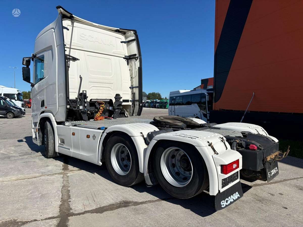 Scania R 520 6x2, single sleeper