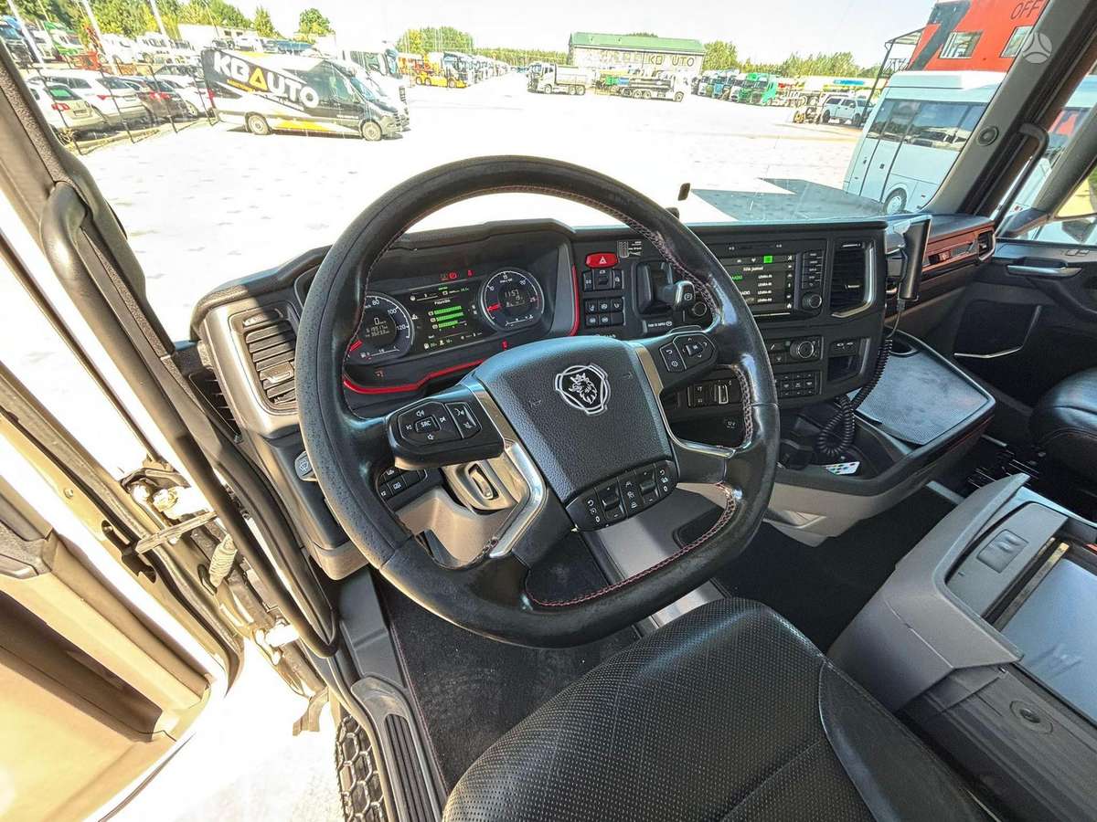 Scania R 520 6x2, single sleeper