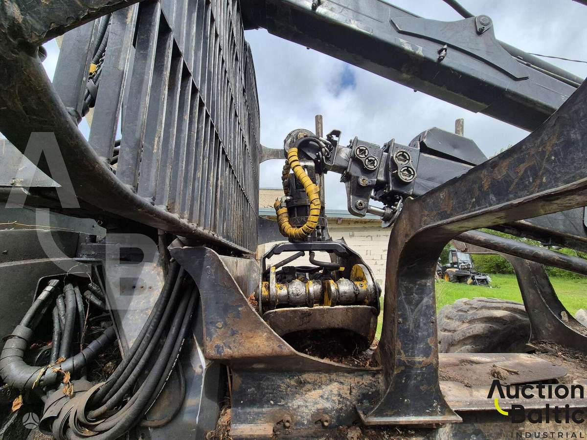 Ponsse Wisent 8W, forwarders