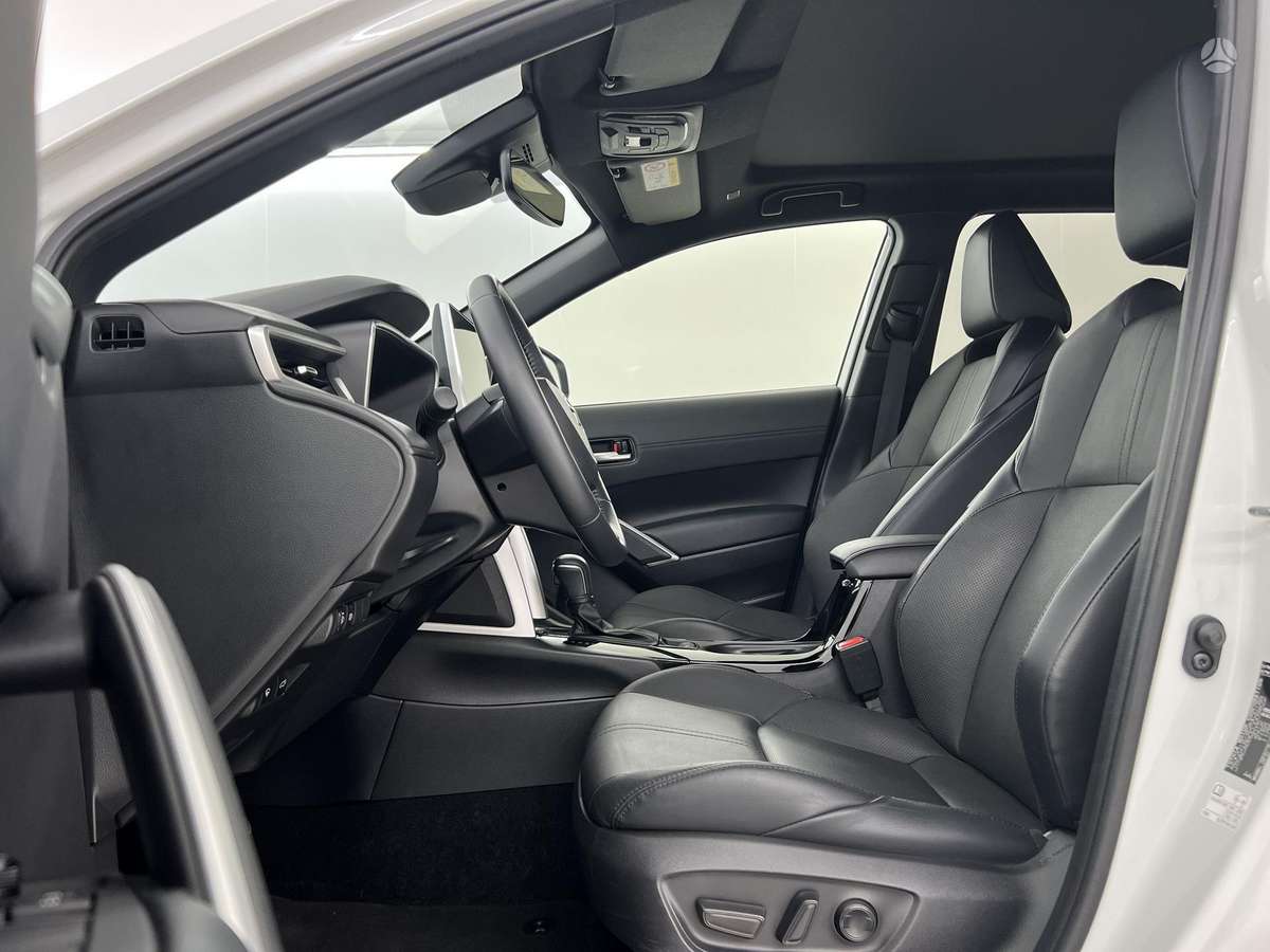 Toyota Corolla Cross - 11