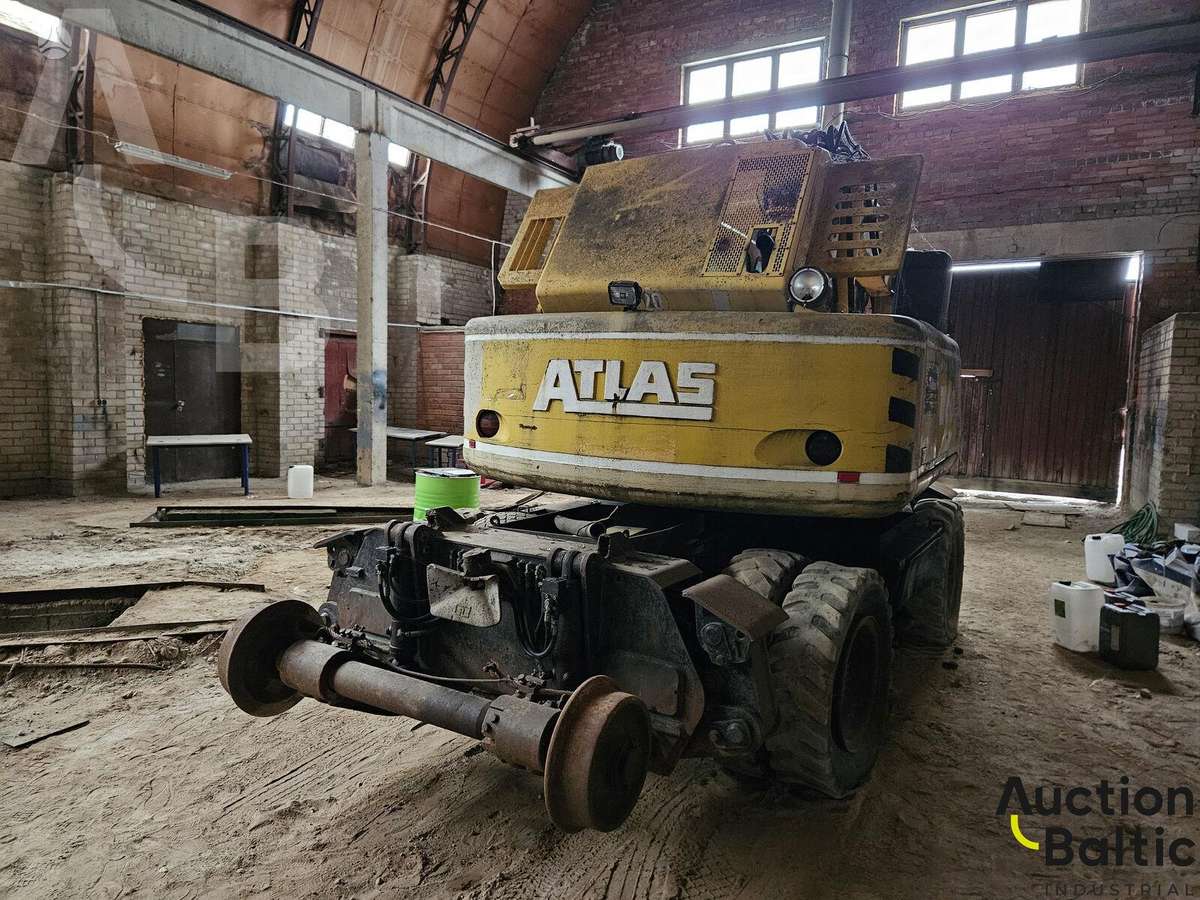 Atlas 1604, ekskavatoriai