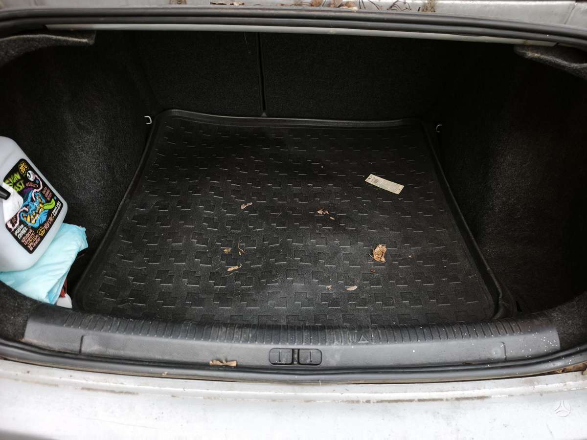 Volkswagen Polo - 9