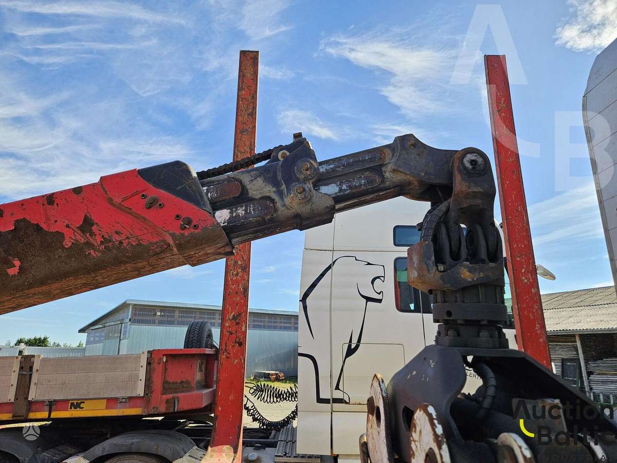 Mercedes Arocs 3348, forwarders