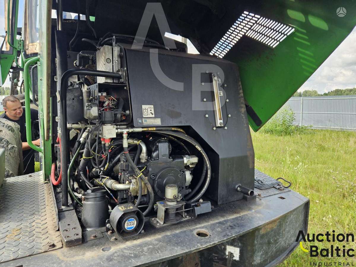 John Deere 1170 E, harvesters