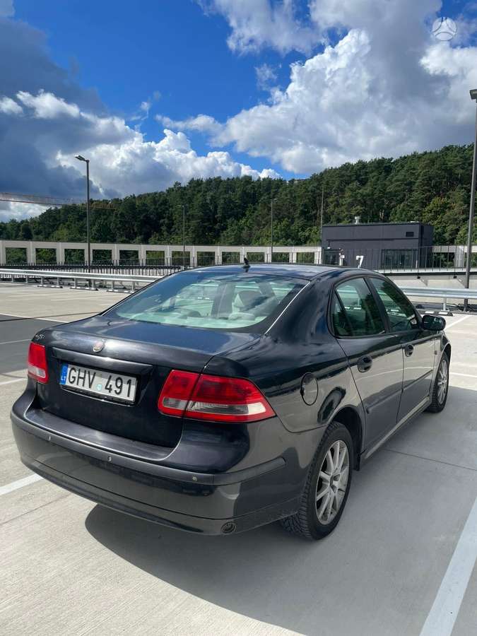 Saab 9-3, Седан