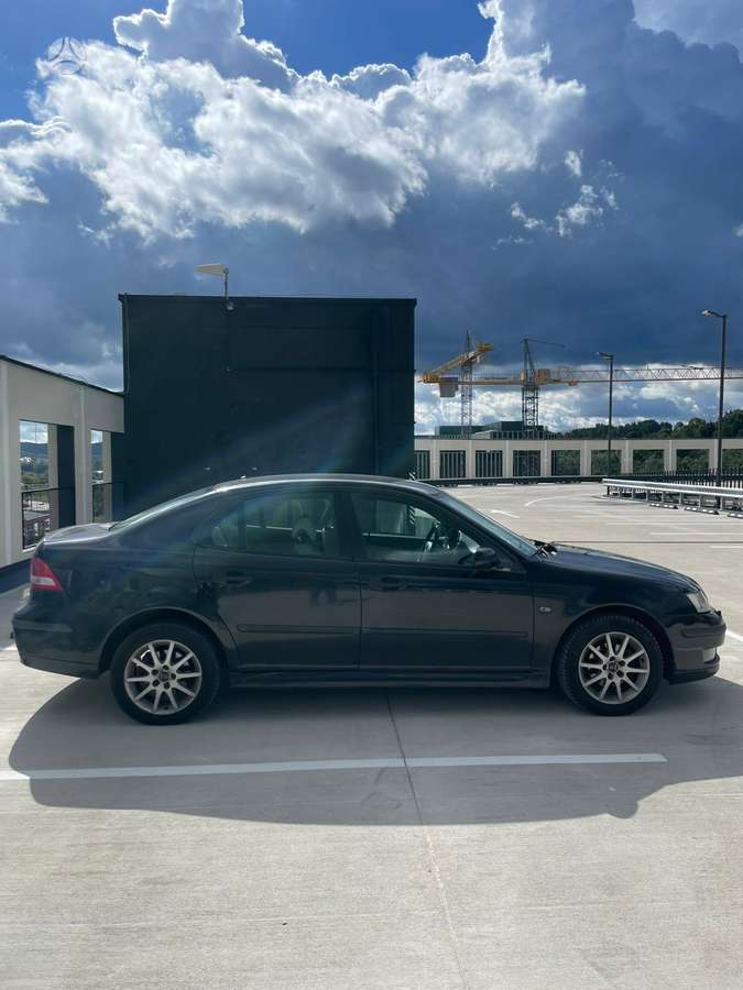 Saab 9-3, Седан