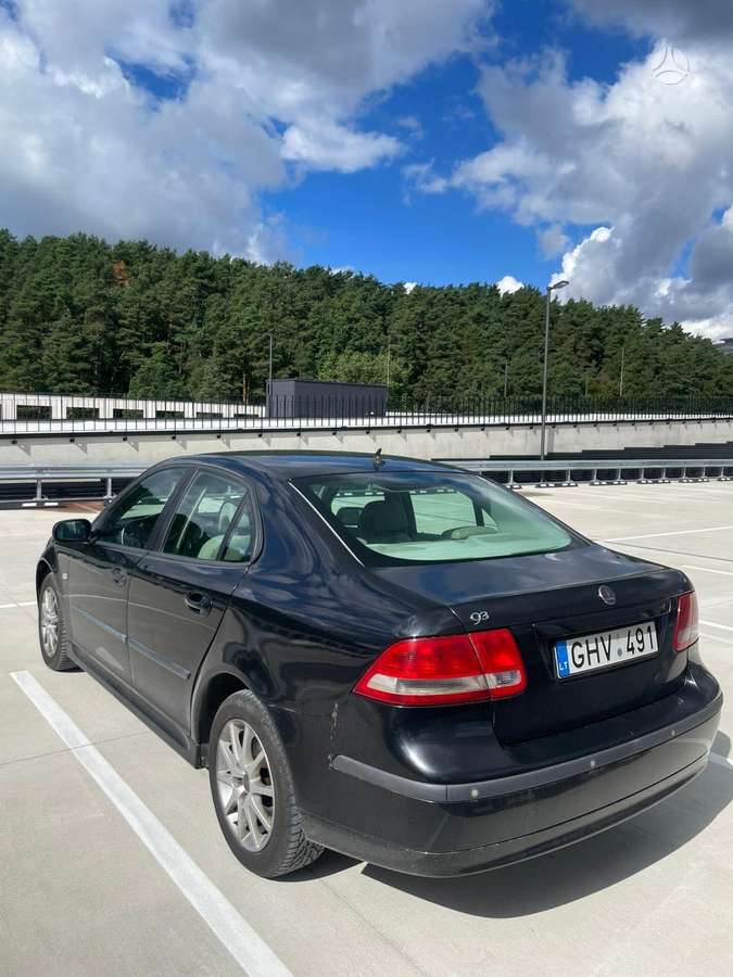 Saab 9-3, Седан