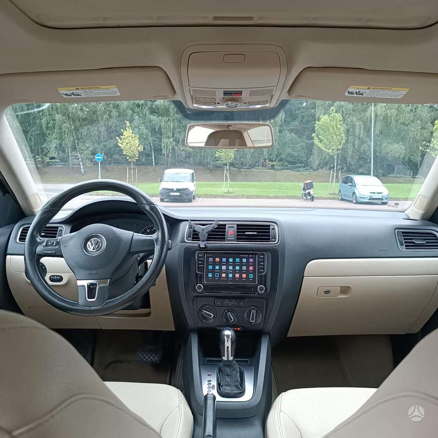 Volkswagen Jetta - 9