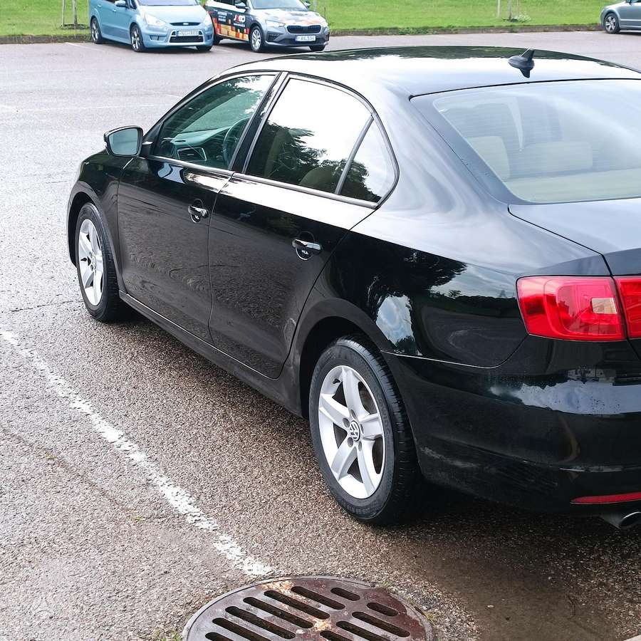 Volkswagen Jetta - 7