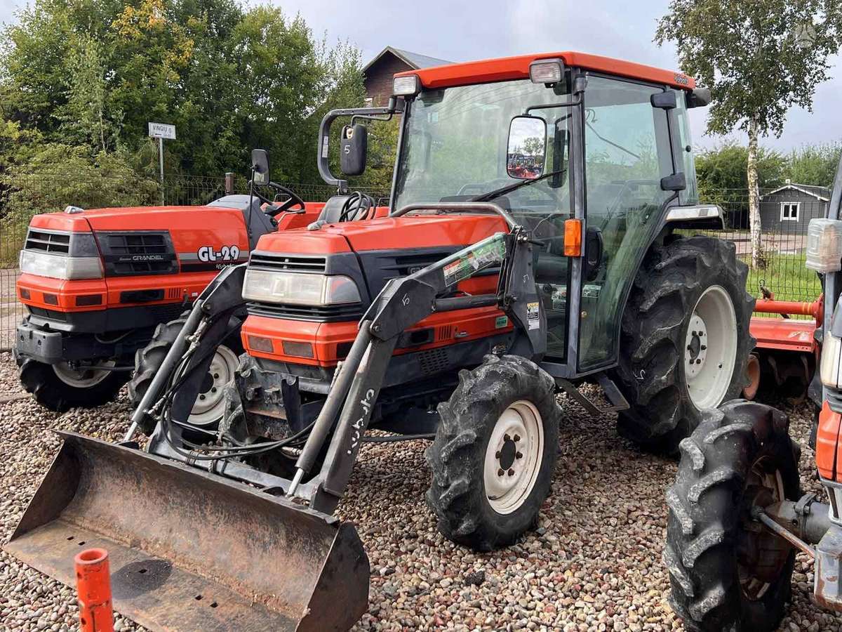 Kubota ĮVAIRIŲ MODELIŲ, тракторы