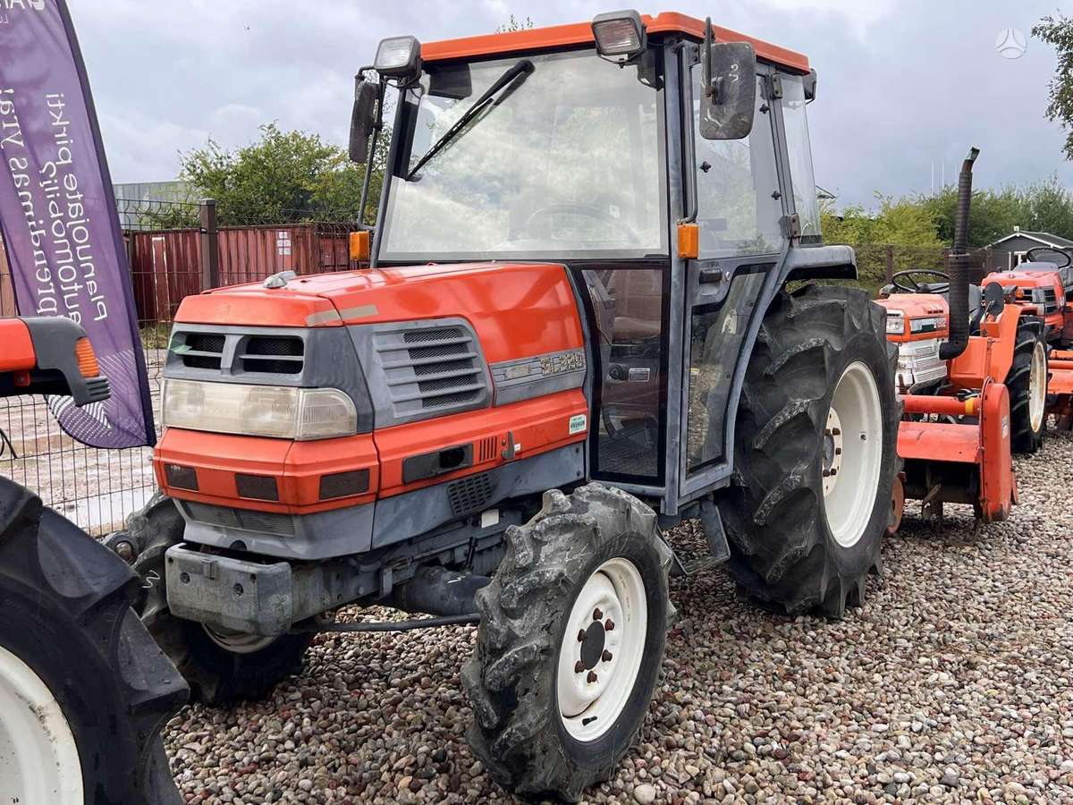 Kubota ĮVAIRIŲ MODELIŲ, тракторы