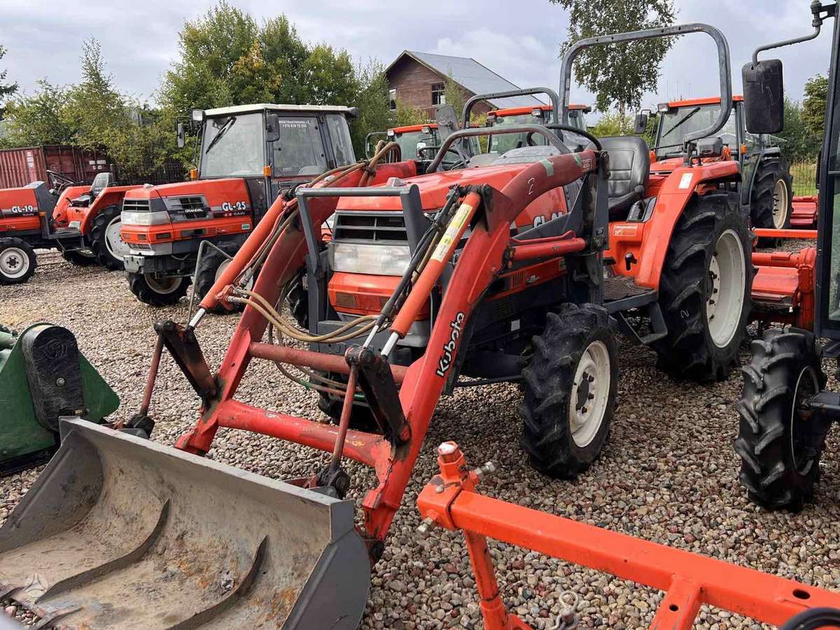 Kubota ĮVAIRIŲ MODELIŲ, тракторы