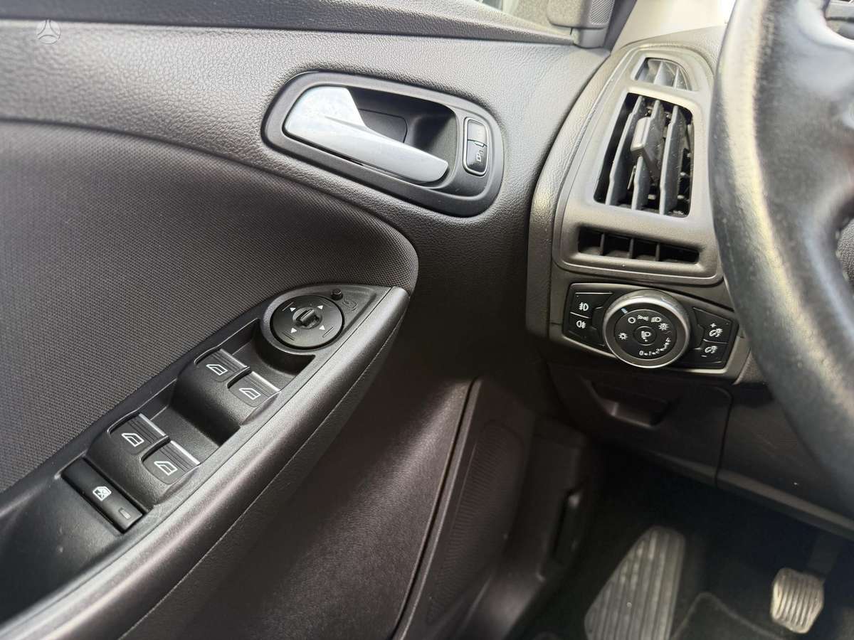 Ford Focus, 1.5 l., Хэтчбек