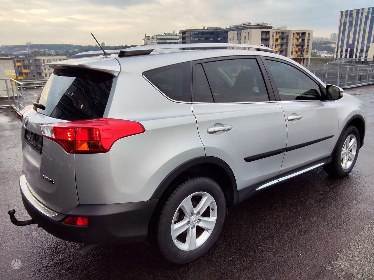 Toyota RAV4 - 8