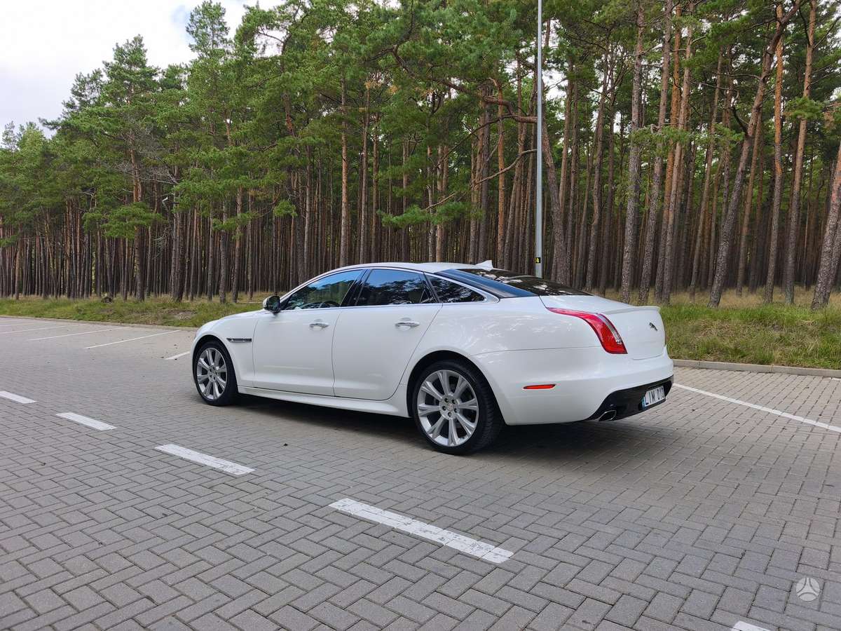 Jaguar XJ, 3.0 l., Седан