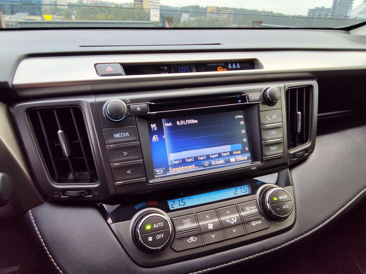 Toyota RAV4 - 12