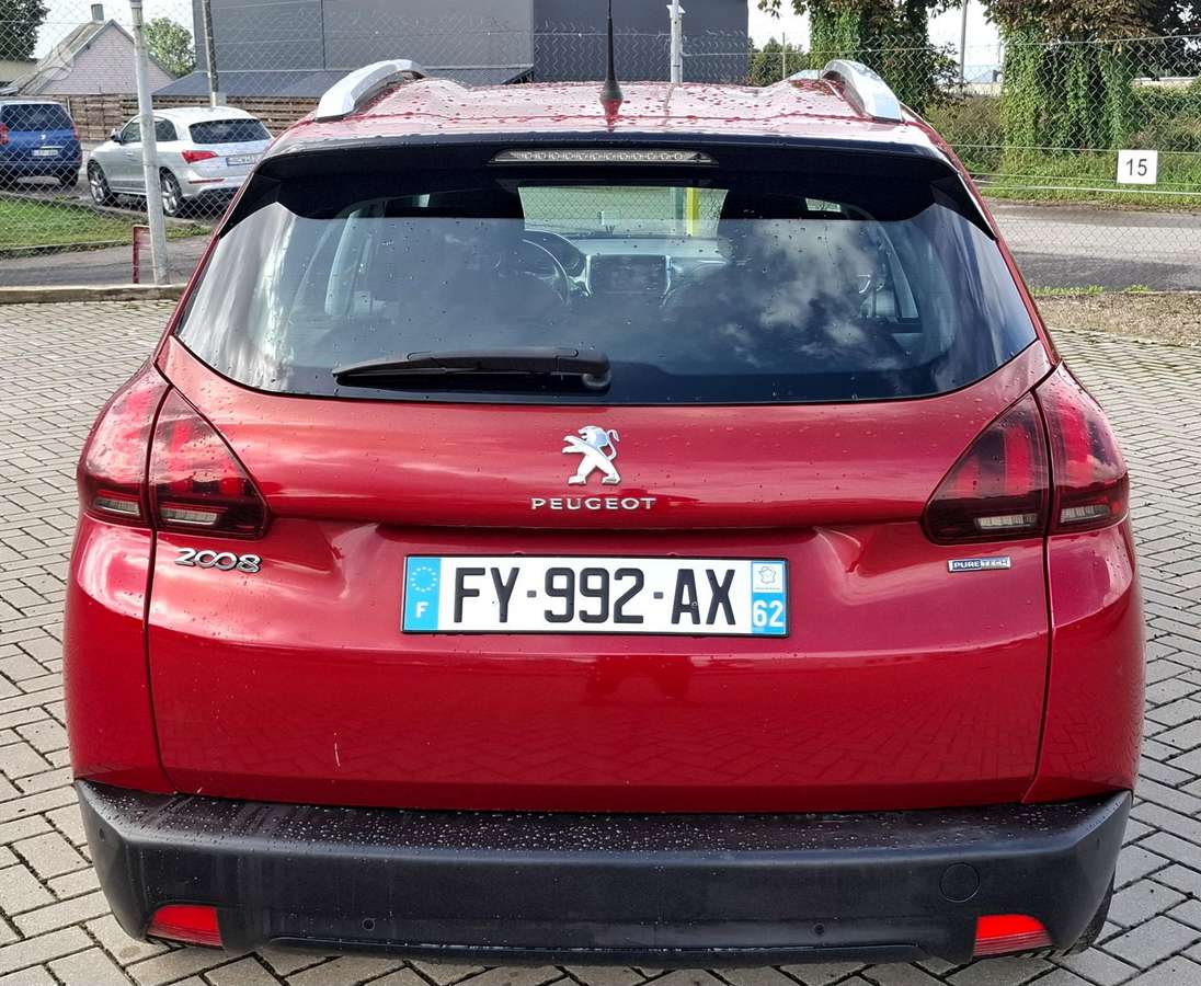Peugeot 2008, 1.2 l., hatchback