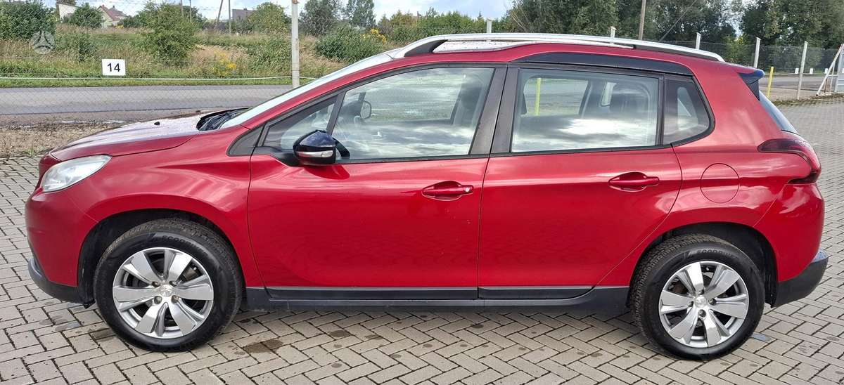 Peugeot 2008, 1.2 l., hatchback