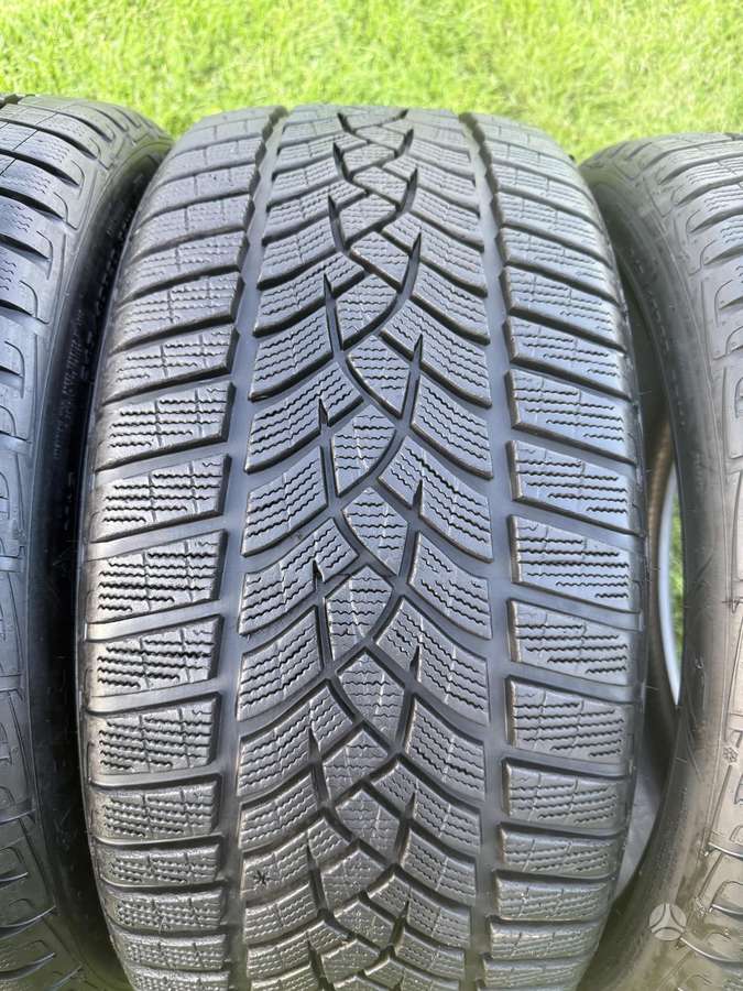 Goodyear Performance+ 2023m, зимние 245/40 R20