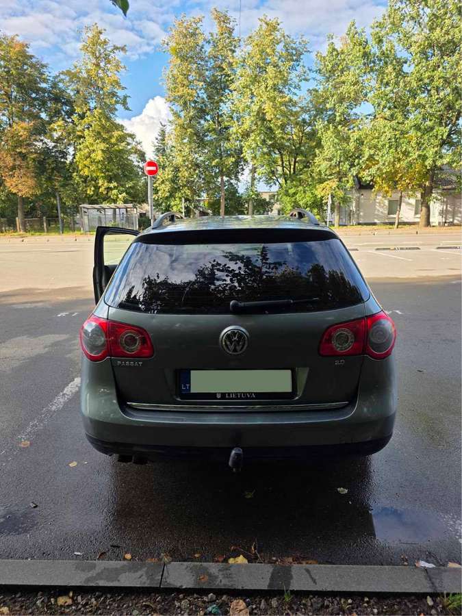 Volkswagen Passat - 2