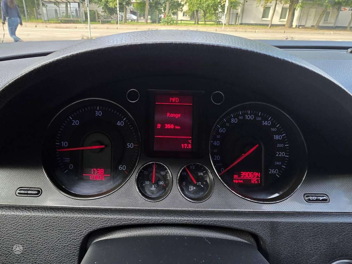 Volkswagen Passat - 7