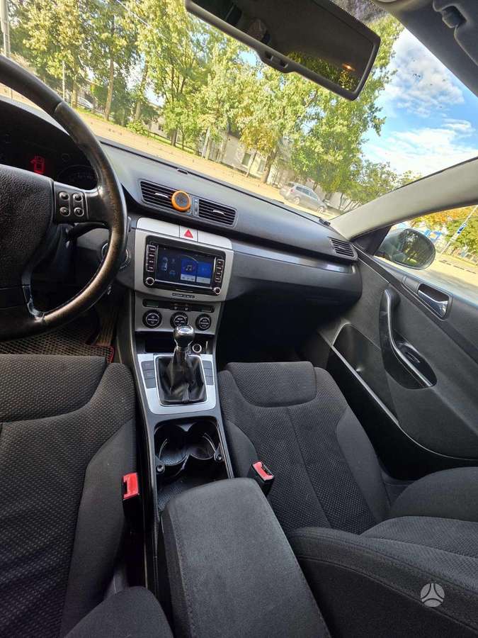 Volkswagen Passat - 8